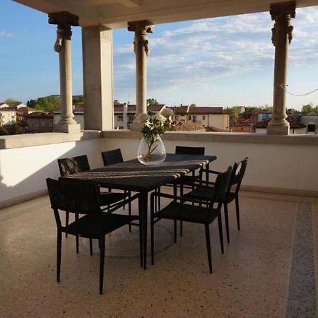 Stylish Penthouse Apartment In Venice Lido, 10 Minutes From Saint Marks Square Lido di Venezia Bagian luar foto