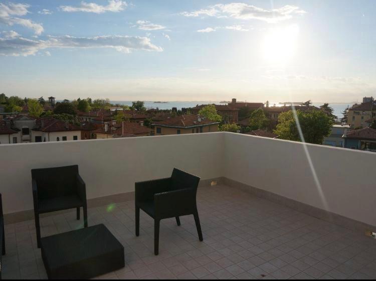 Stylish Penthouse Apartment In Venice Lido, 10 Minutes From Saint Marks Square Lido di Venezia Bagian luar foto